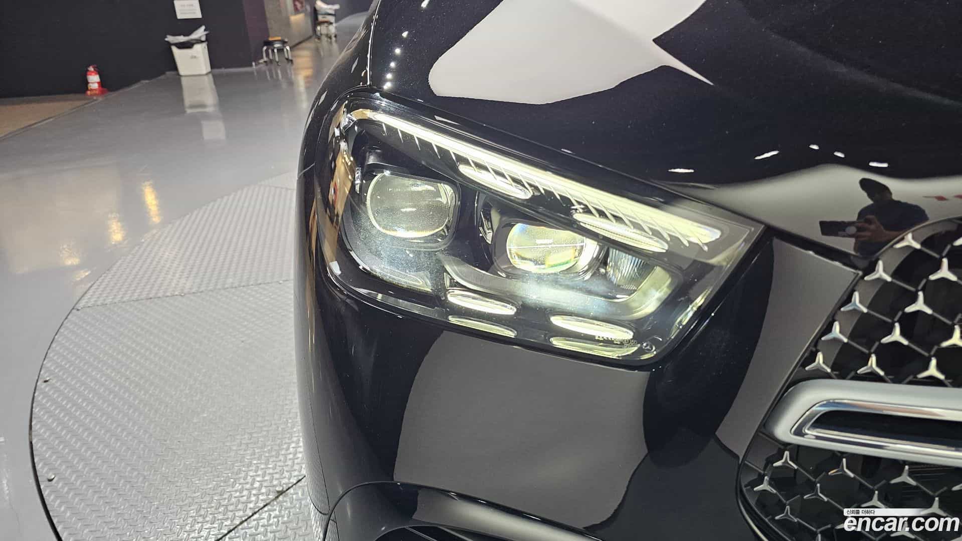 GLE-Class Mercedes-Benz 2023.10-OUTER-032