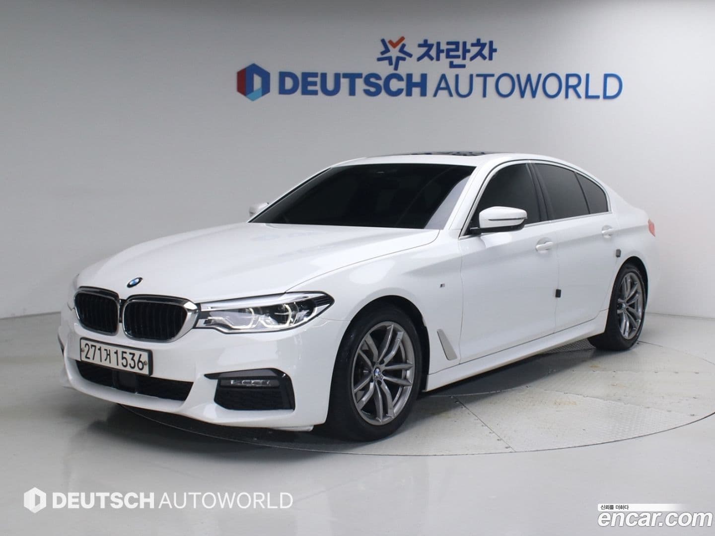 Main__Slider__Photo:5-Series BMW 2019.10-0
