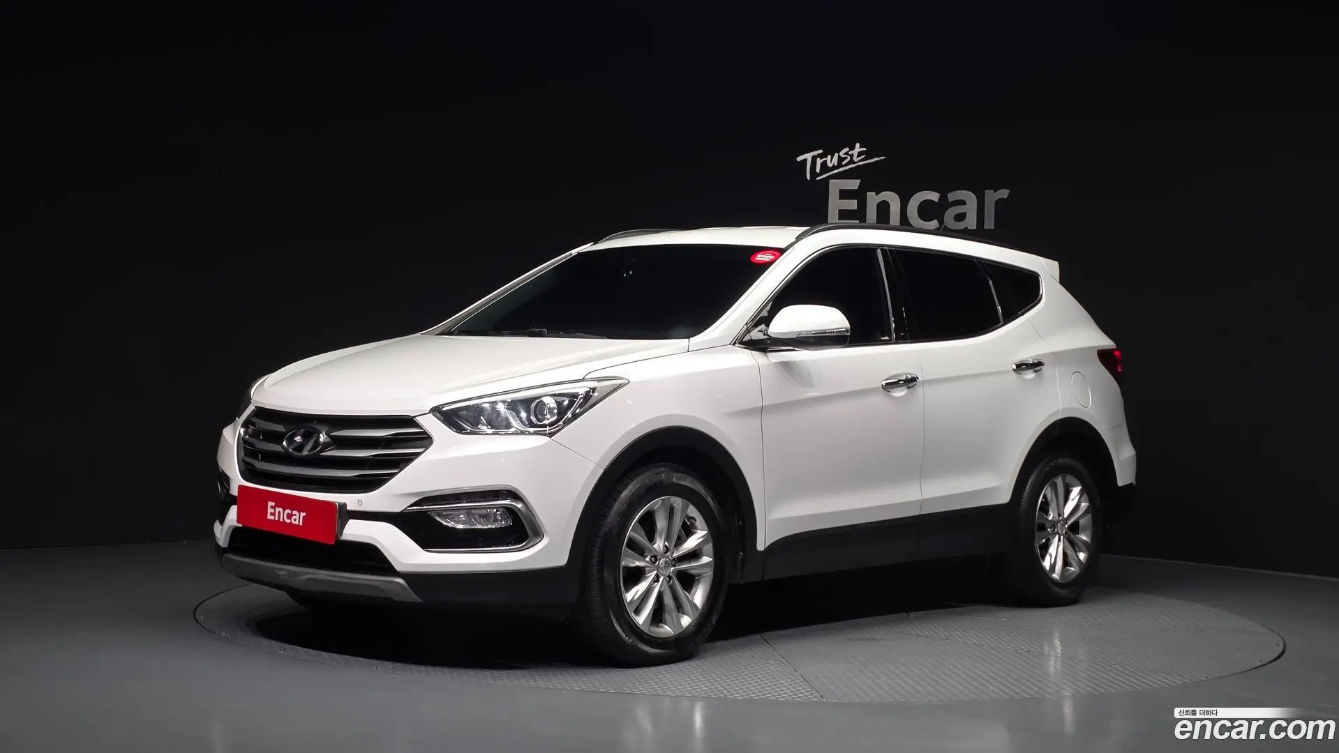 Main__Slider__Photo:Santafe Hyundai 2017.11-0