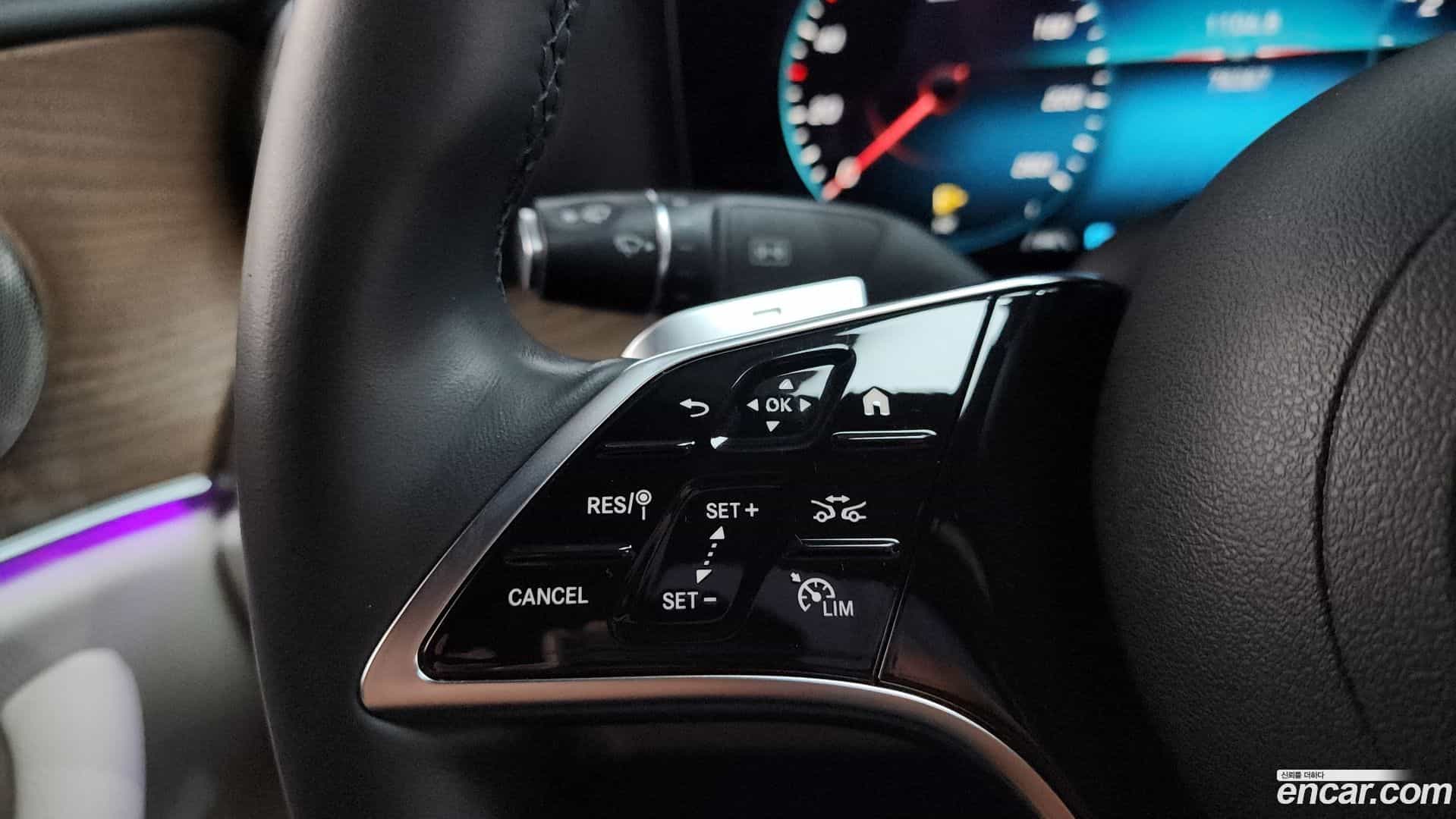 E-Class Mercedes-Benz 2020.11-OPTION-020