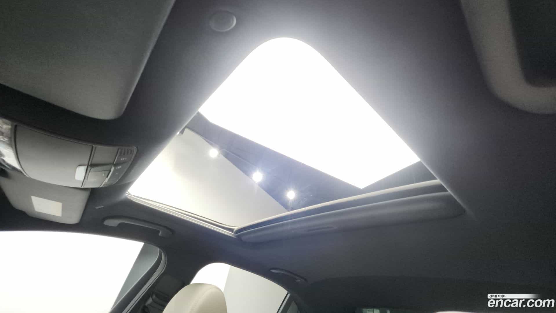 E-Class Mercedes-Benz 2020.11-OPTION-021