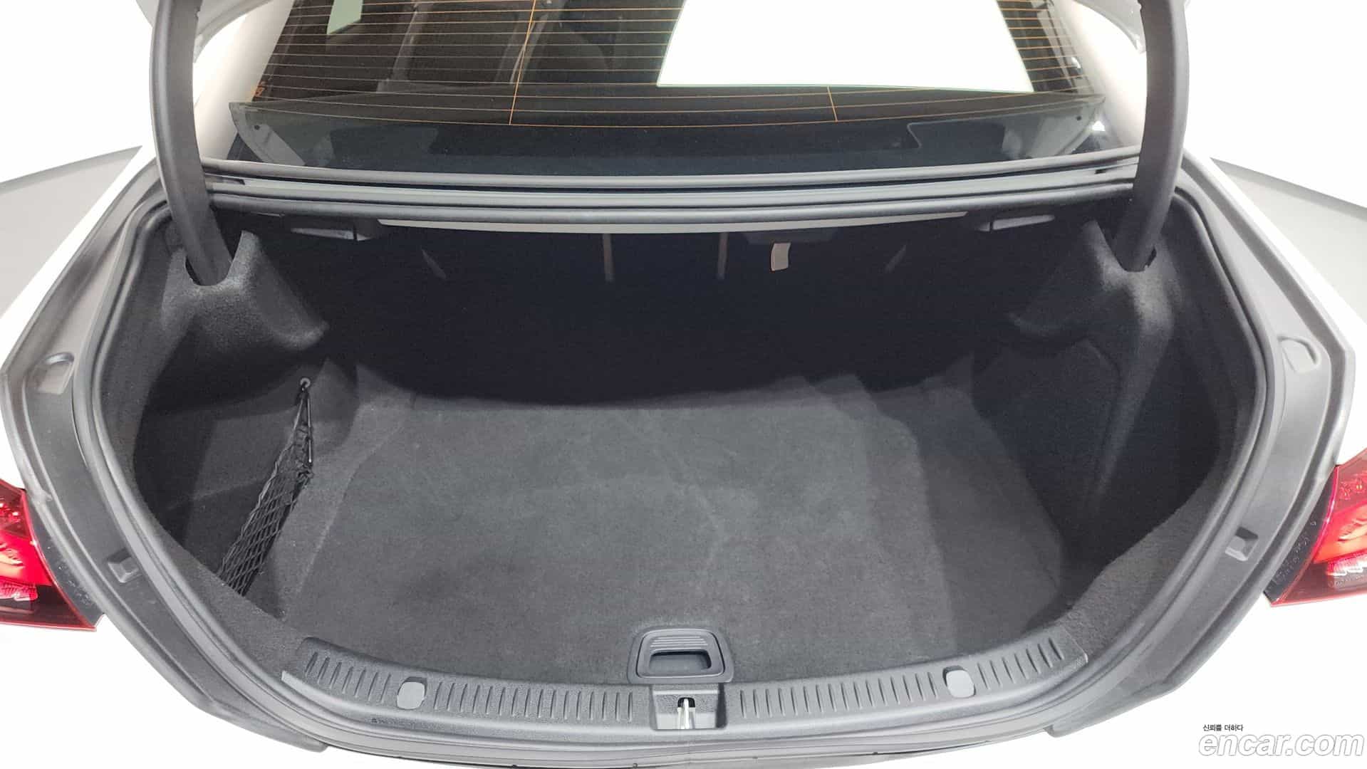 E-Class Mercedes-Benz 2020.11-OPTION-023