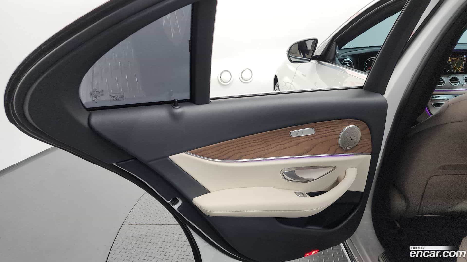 E-Class Mercedes-Benz 2020.11-INNER-035
