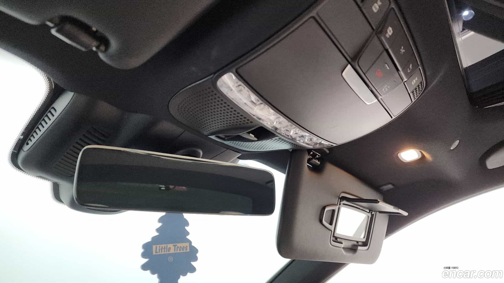 E-Class Mercedes-Benz 2020.11-OPTION-041