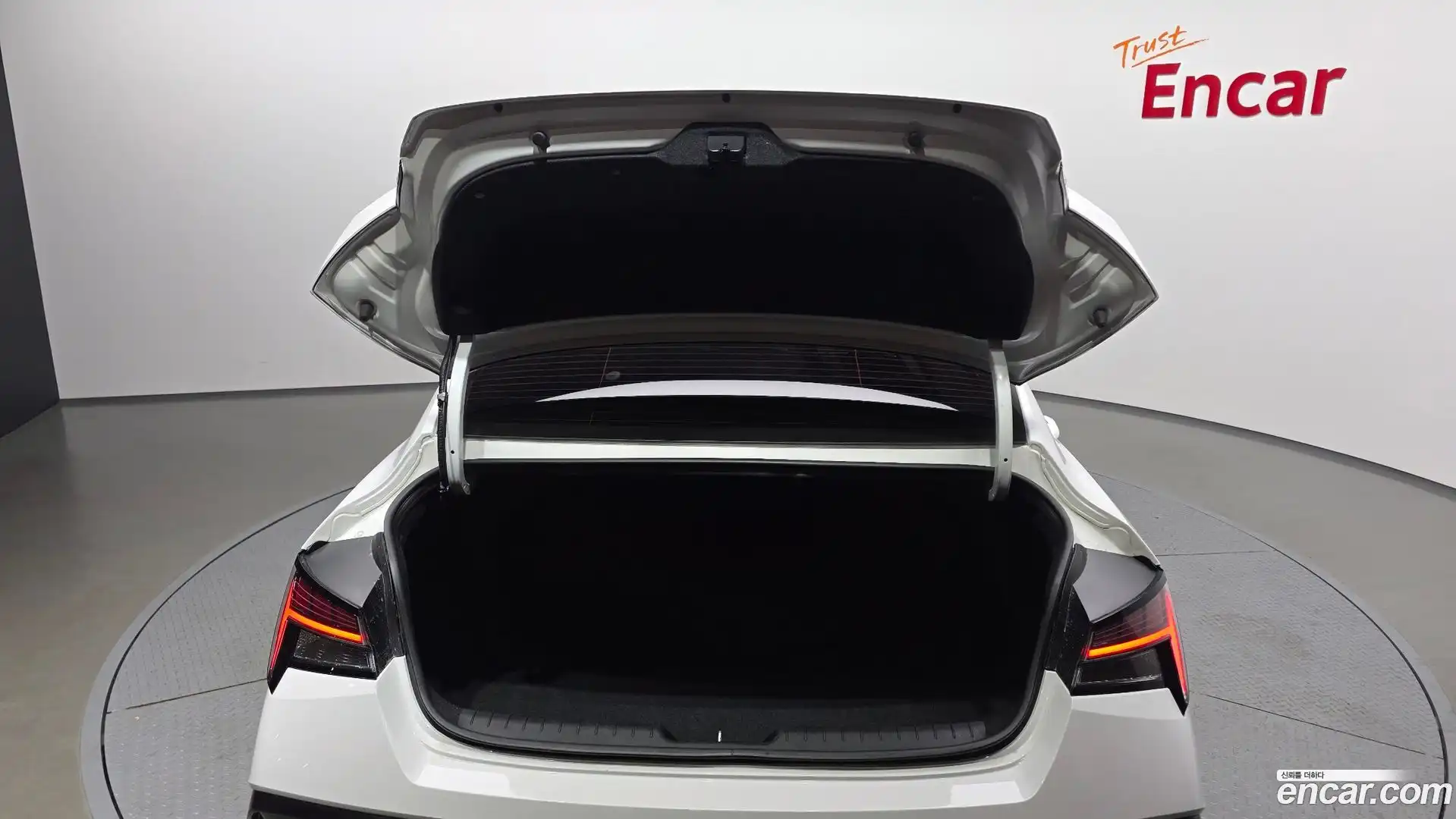 AVANTE Hyundai 2023.5-OPTION-024