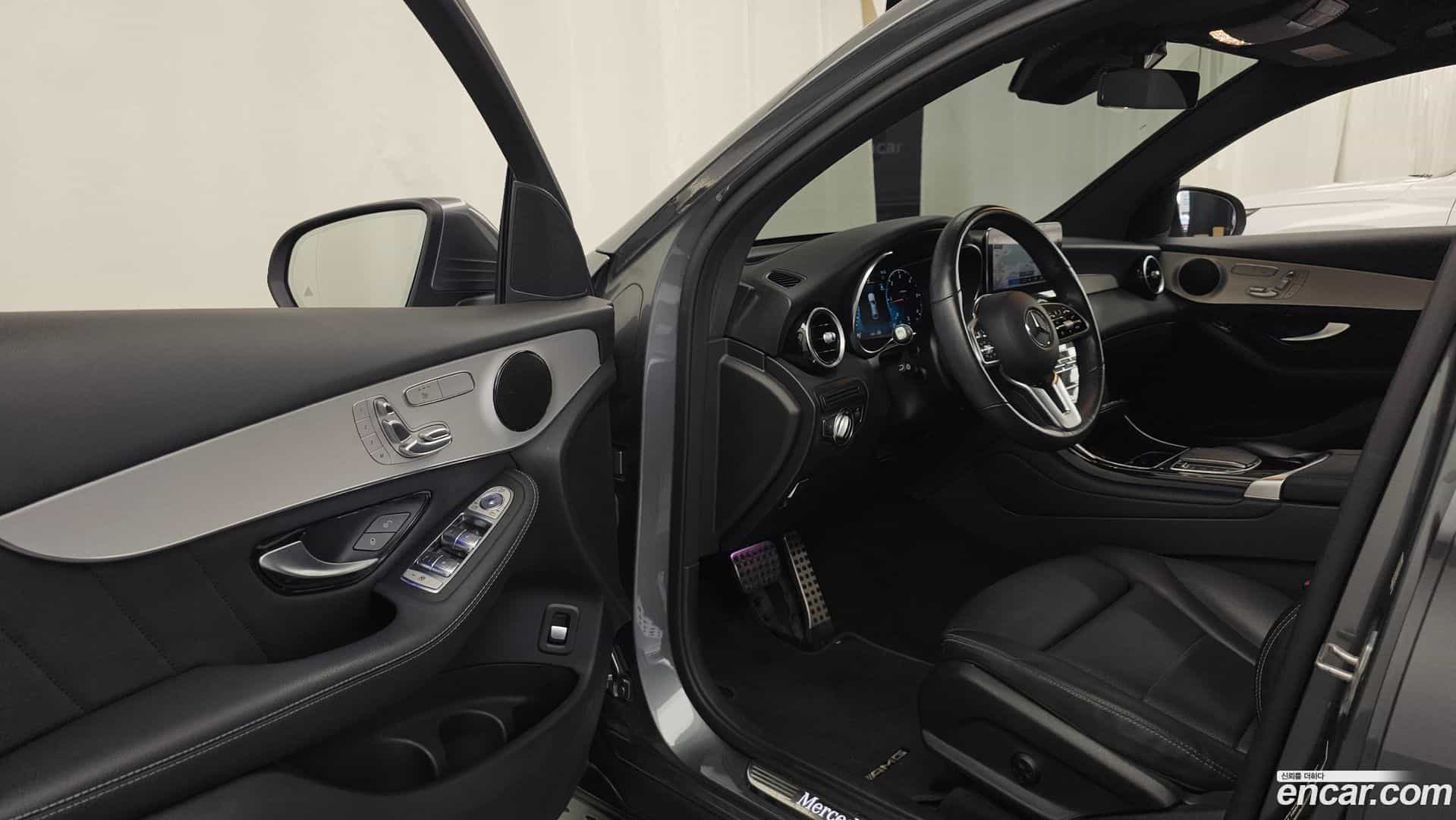 GLC-Class Mercedes-Benz 2021.3-INNER-010