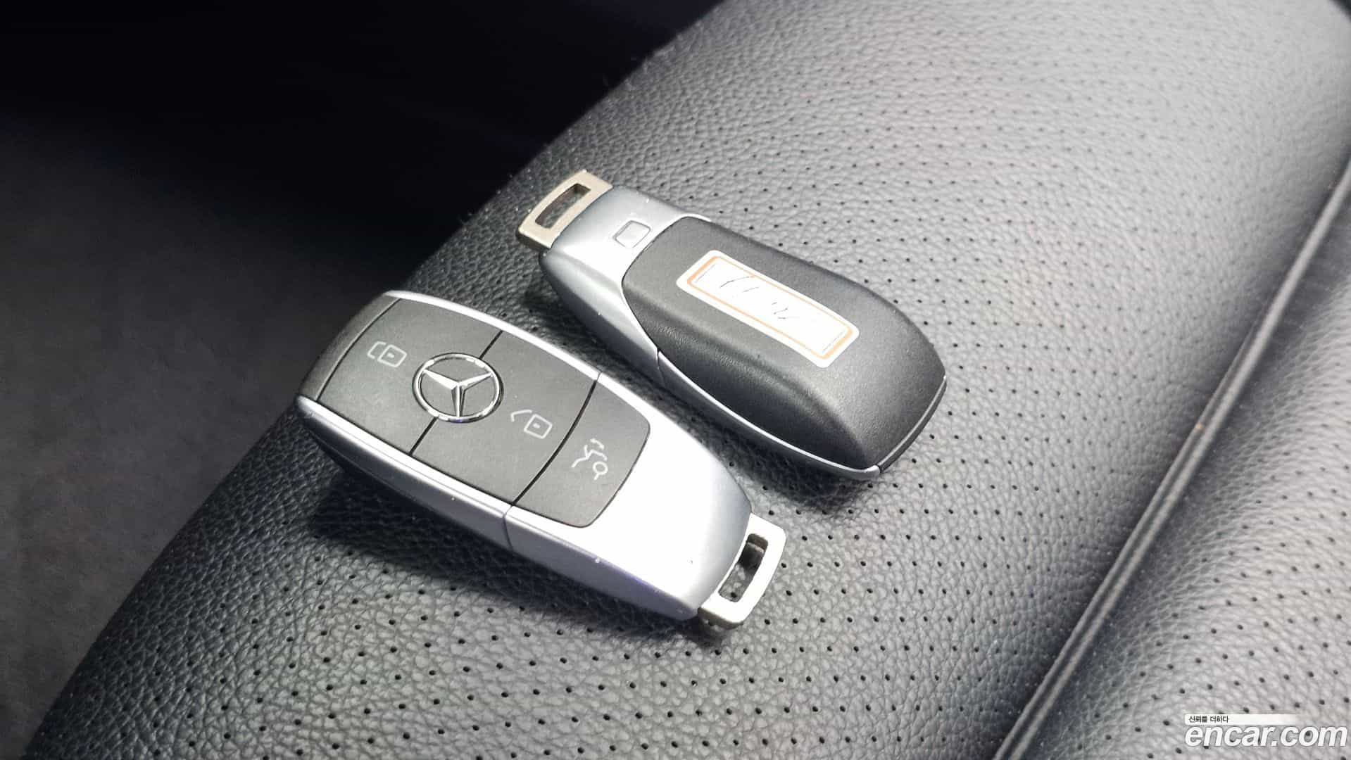GLC-Class Mercedes-Benz 2021.3-OPTION-043