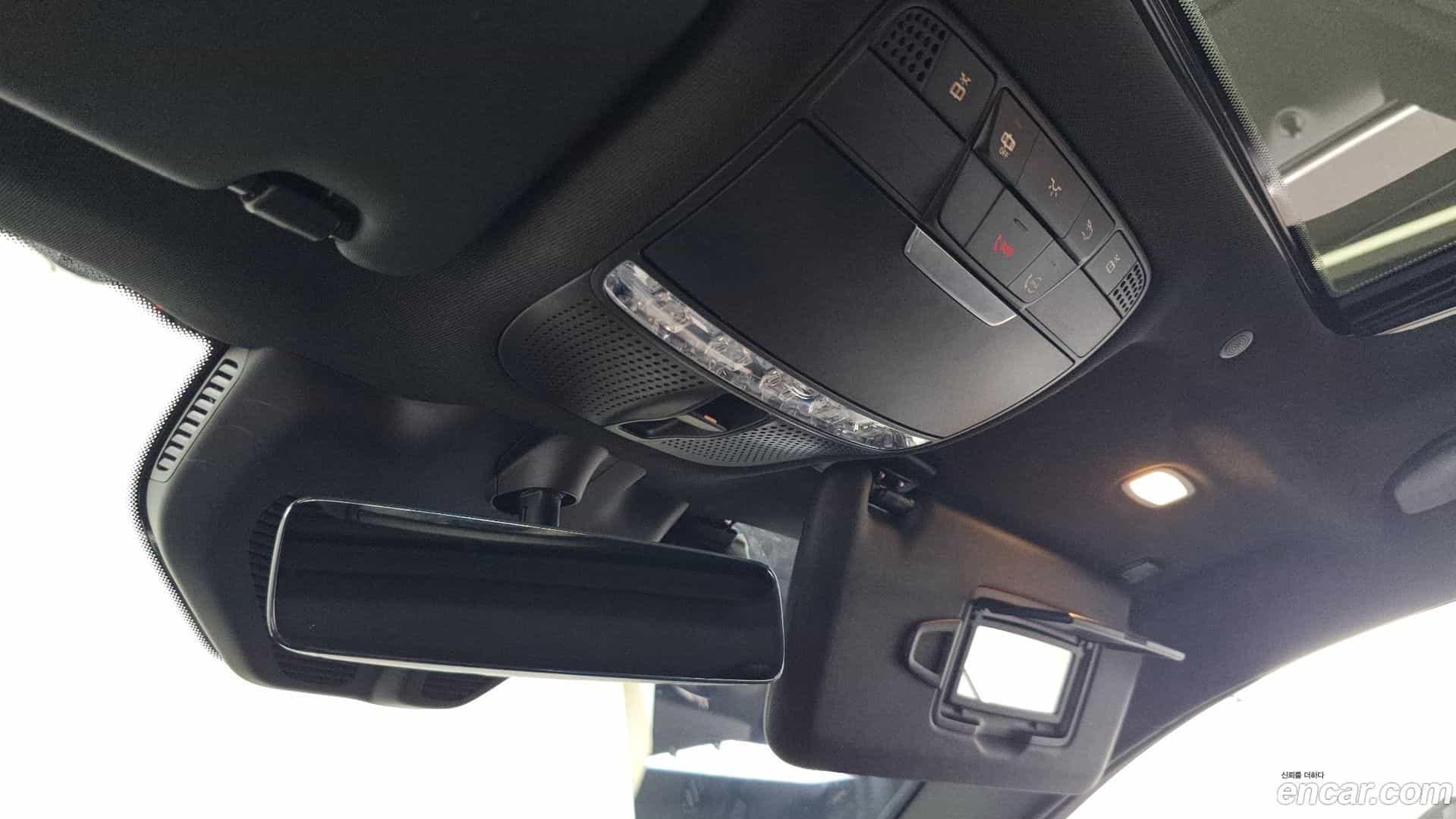 GLC-Class Mercedes-Benz 2021.3-OPTION-045