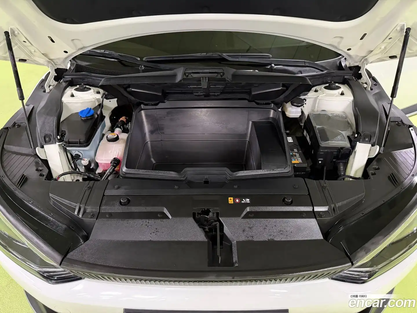 EV6 Kia 2022.2-INNER-008