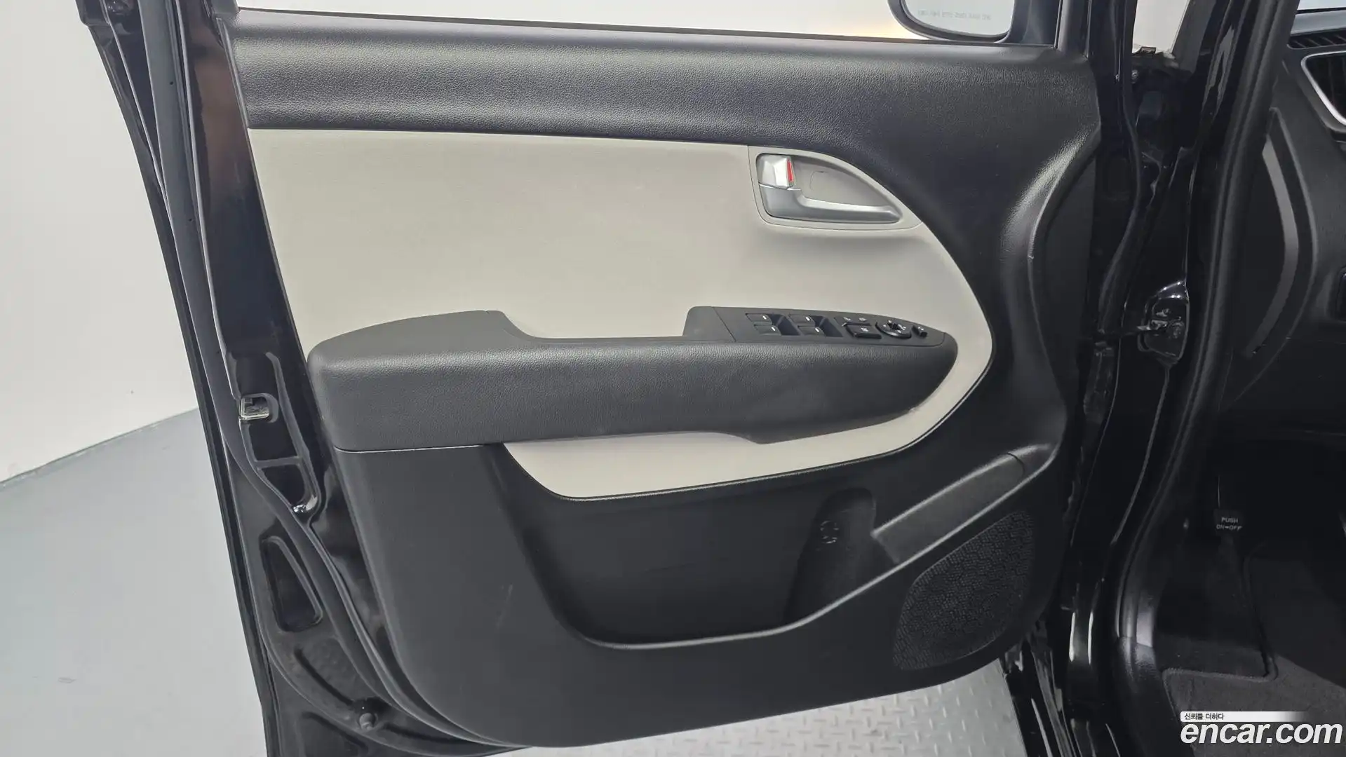 RAY Kia 2022.3-INNER-034