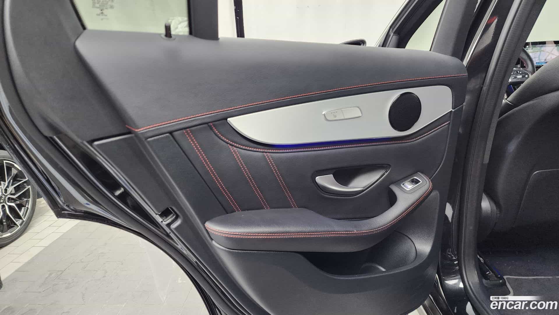 GLC-Class Mercedes-Benz 2022.6-INNER-035