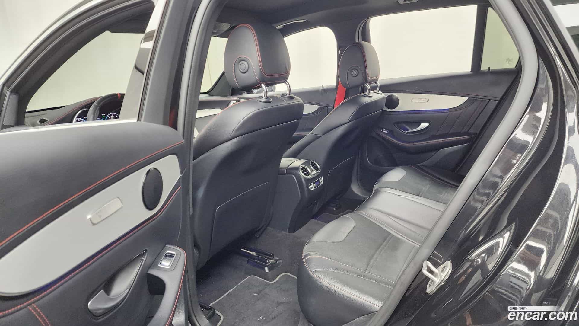 GLC-Class Mercedes-Benz 2022.6-INNER-036