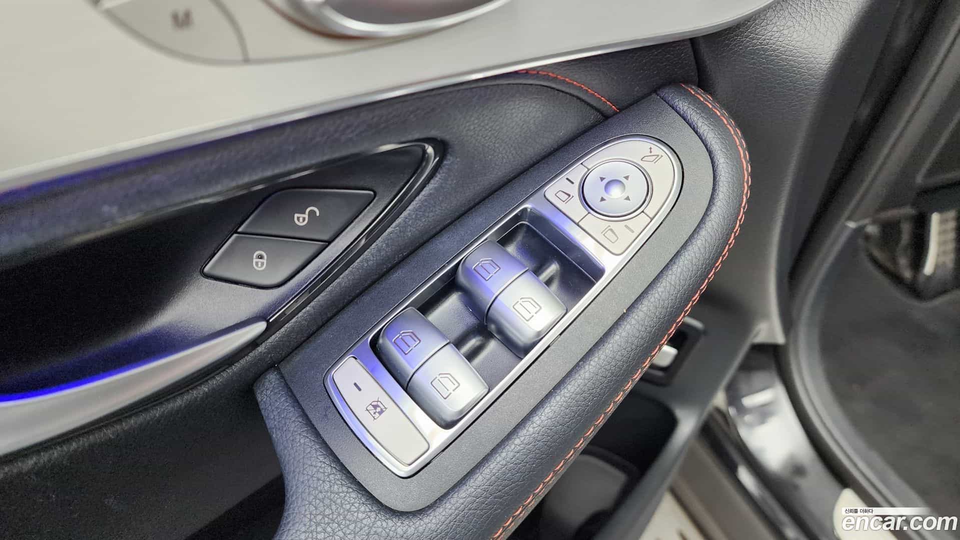 GLC-Class Mercedes-Benz 2022.6-OPTION-043