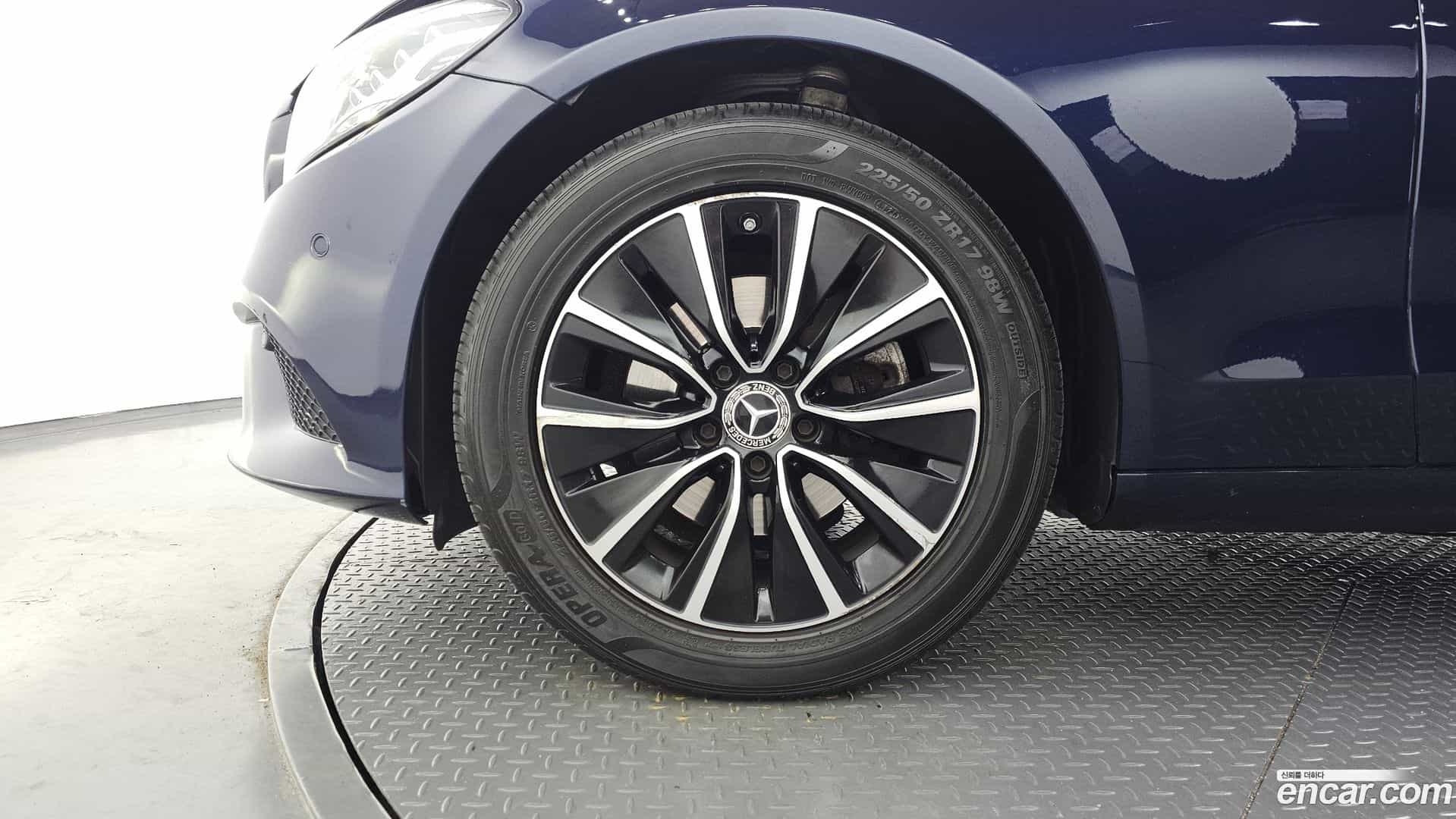 C-Class Mercedes-Benz 2019.9-OUTER-005