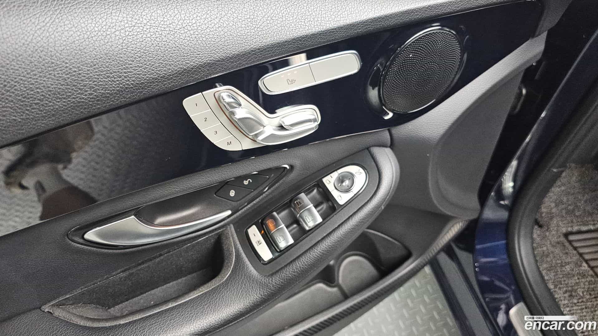 C-Class Mercedes-Benz 2019.9-OPTION-022