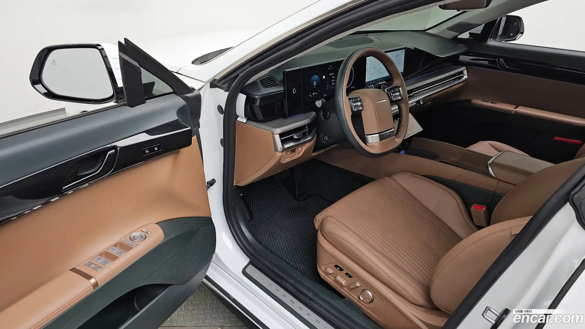 Grandeur Hyundai 2023.4-INNER-010