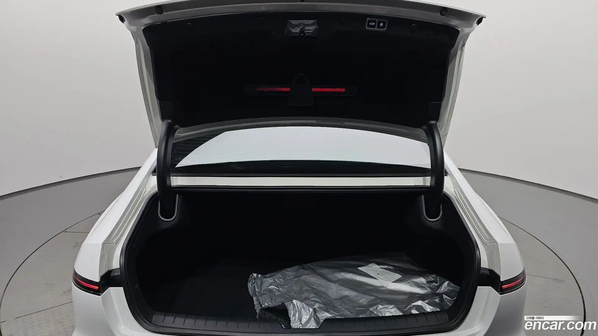 Grandeur Hyundai 2023.4-OPTION-024