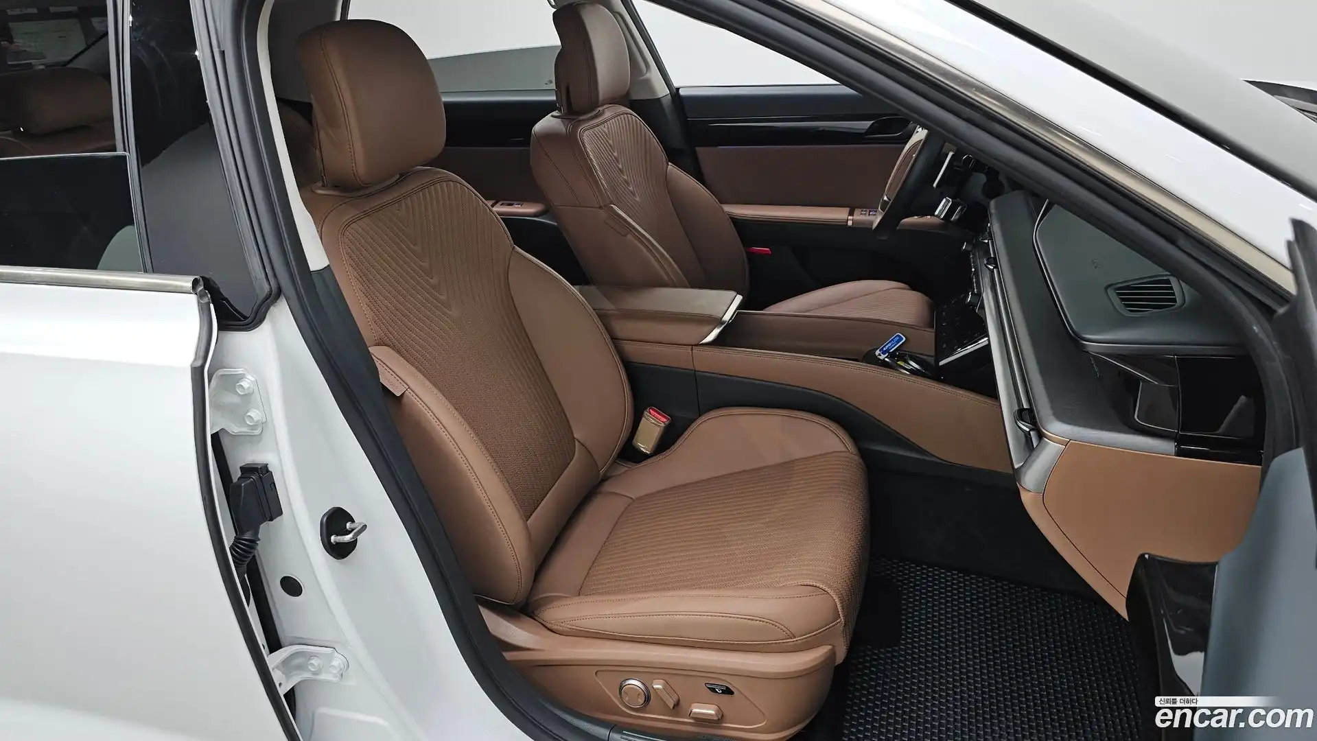 Grandeur Hyundai 2023.4-INNER-036