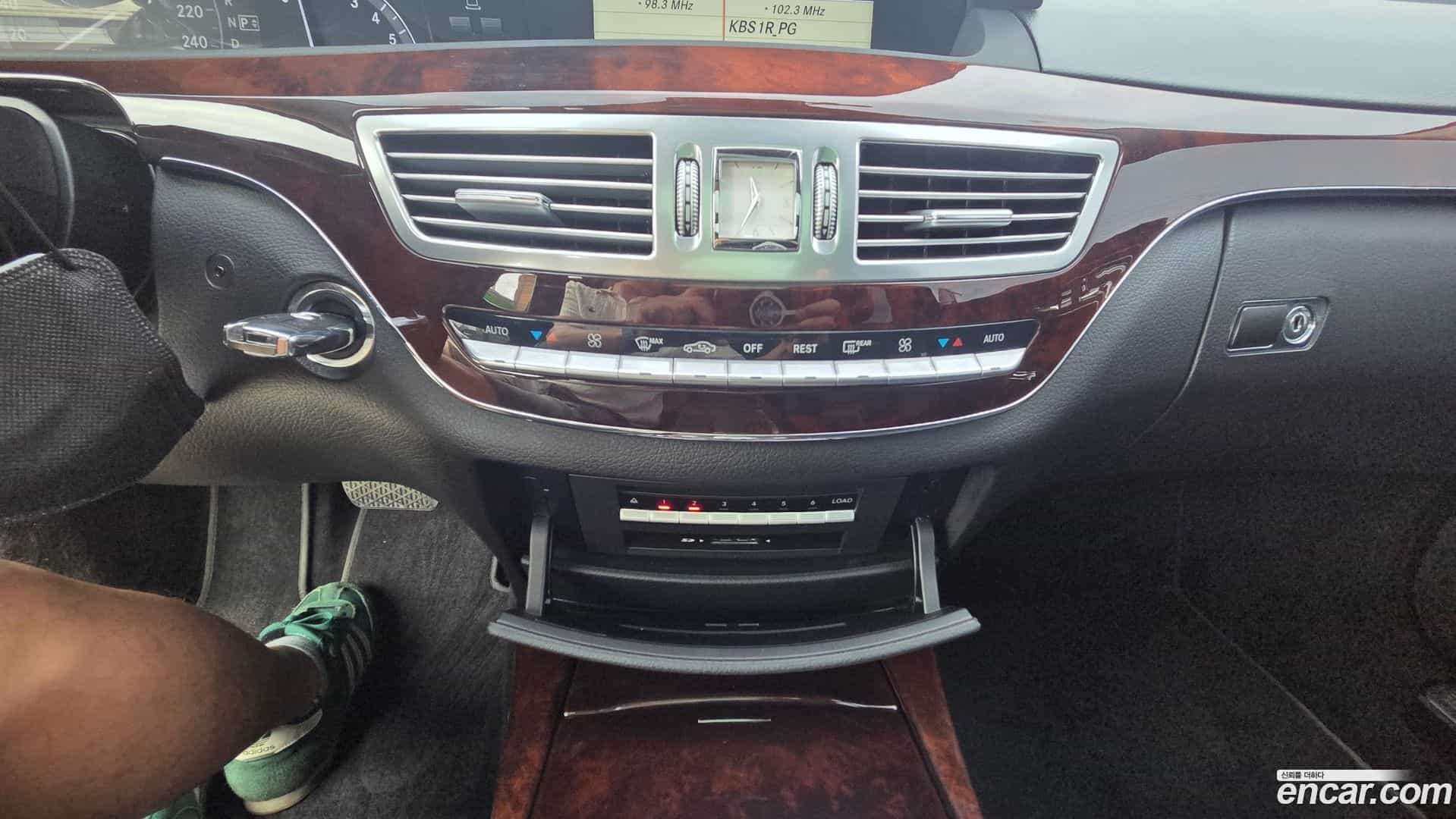 S-Class Mercedes-Benz 2010.11-OPTION-020