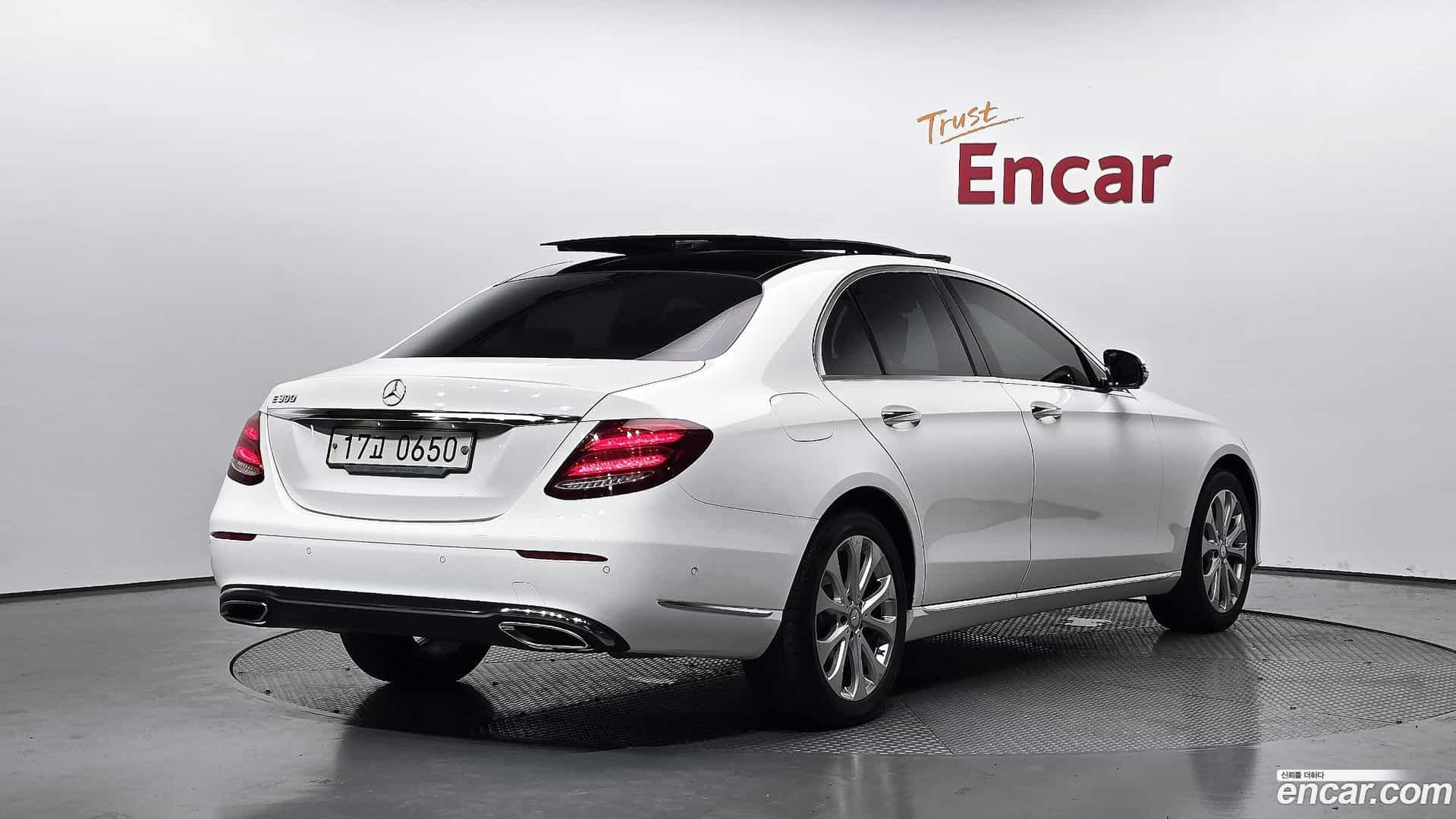E-Class Mercedes-Benz 2016.8-OUTER-002