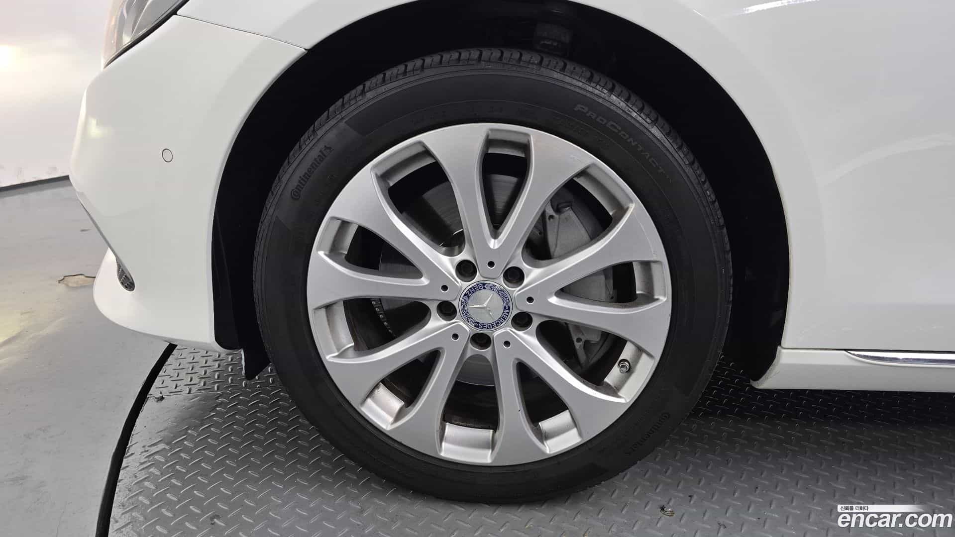 E-Class Mercedes-Benz 2016.8-OUTER-005
