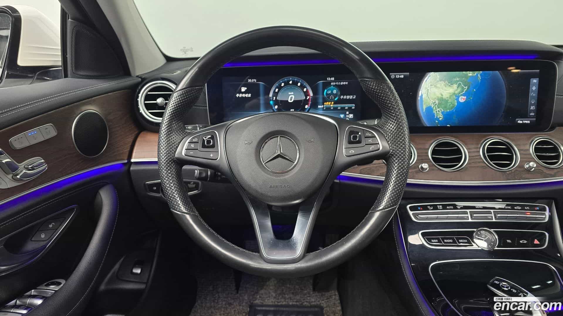 E-Class Mercedes-Benz 2016.8-OPTION-016