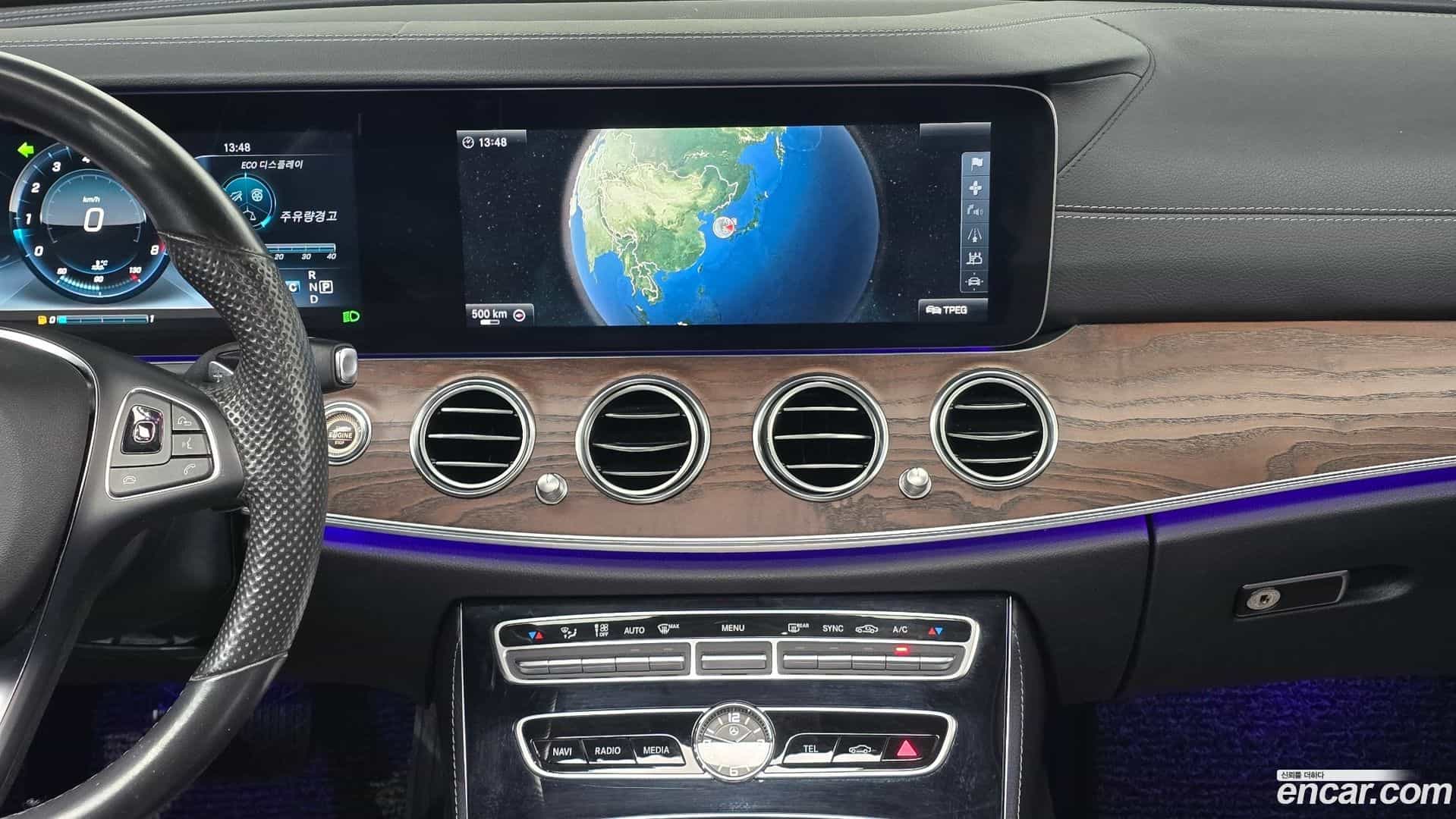 E-Class Mercedes-Benz 2016.8-OPTION-021