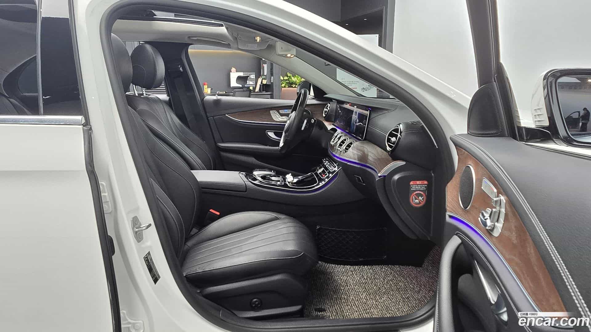 E-Class Mercedes-Benz 2016.8-INNER-036