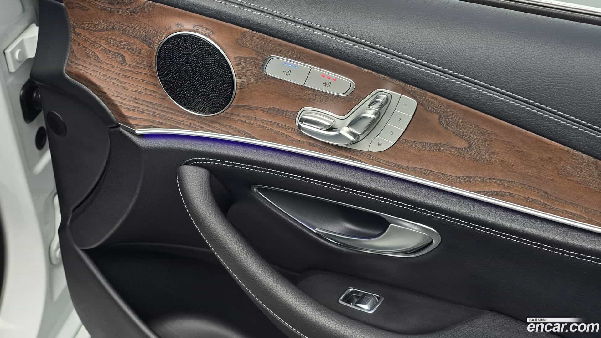 E-Class Mercedes-Benz 2016.8-OPTION-040