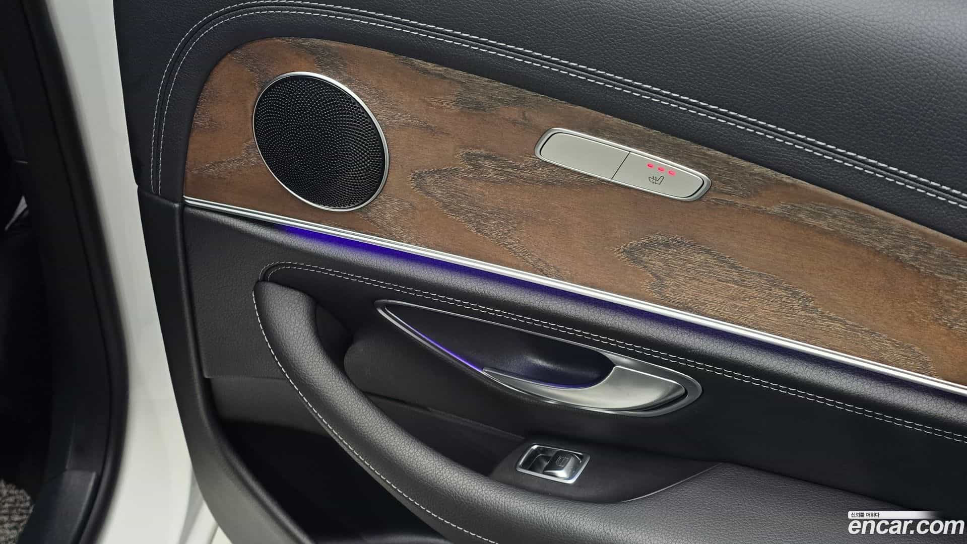 E-Class Mercedes-Benz 2016.8-OPTION-042