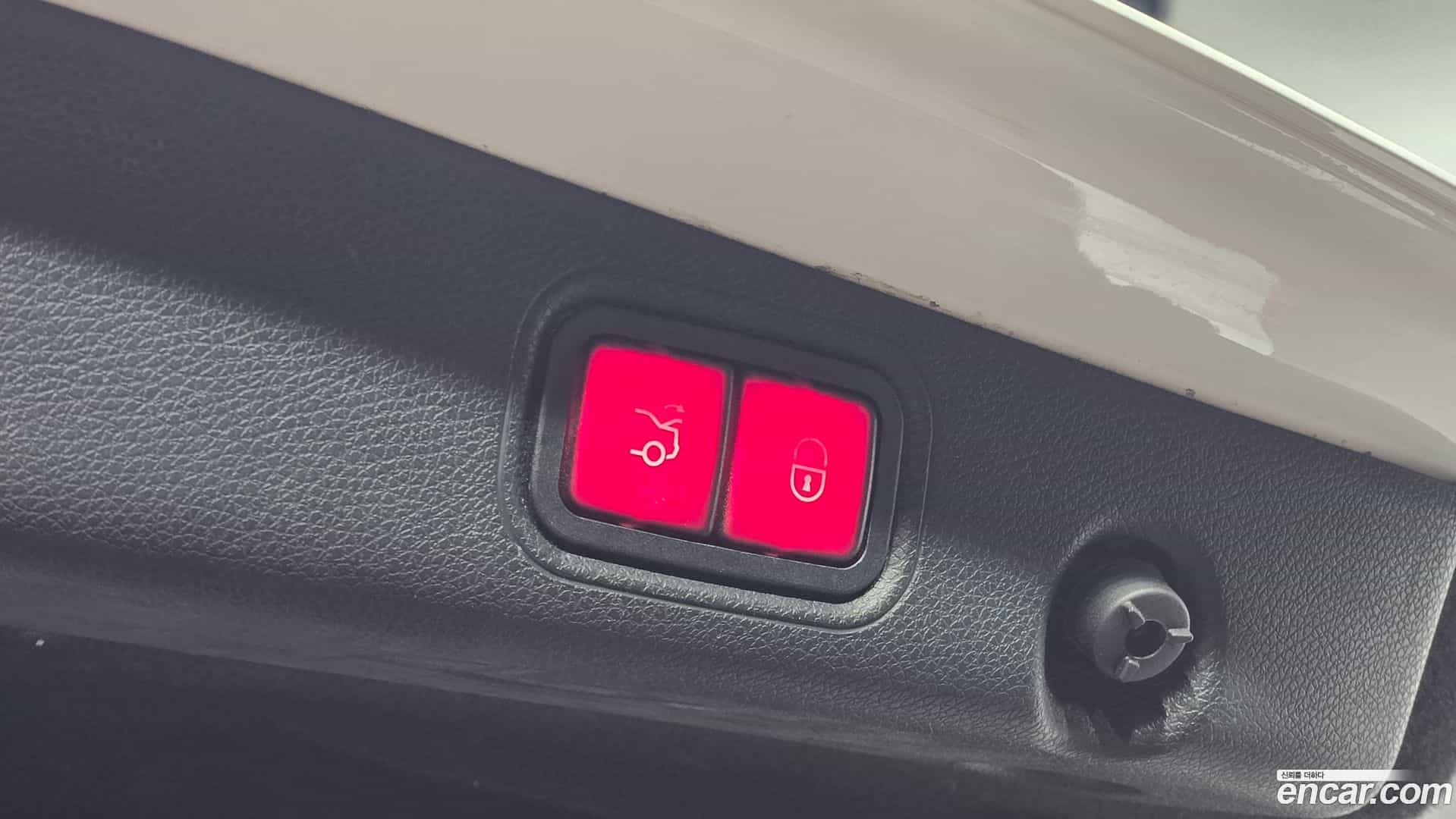 E-Class Mercedes-Benz 2016.8-OPTION-044