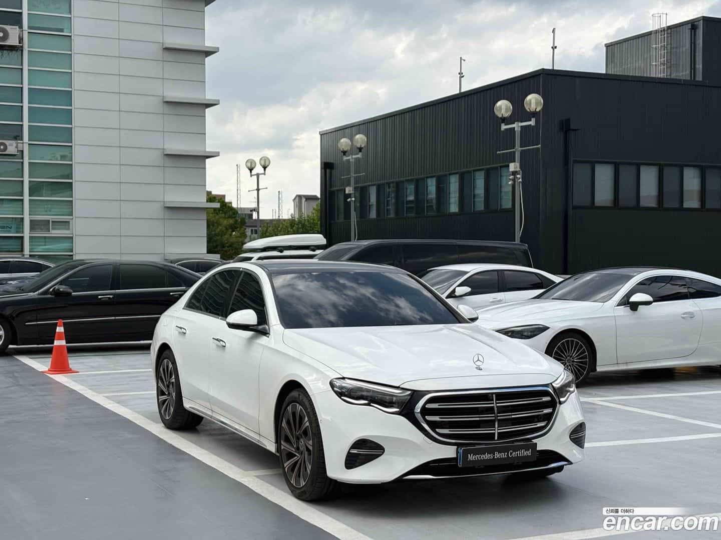 E-Class Mercedes-Benz 2026.2-OUTER-001