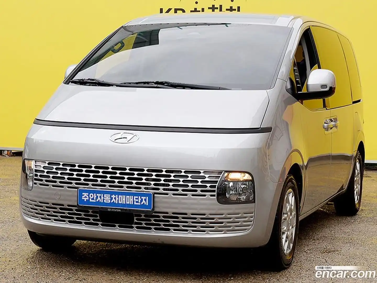 Staria Hyundai 2022.7-OUTER-001