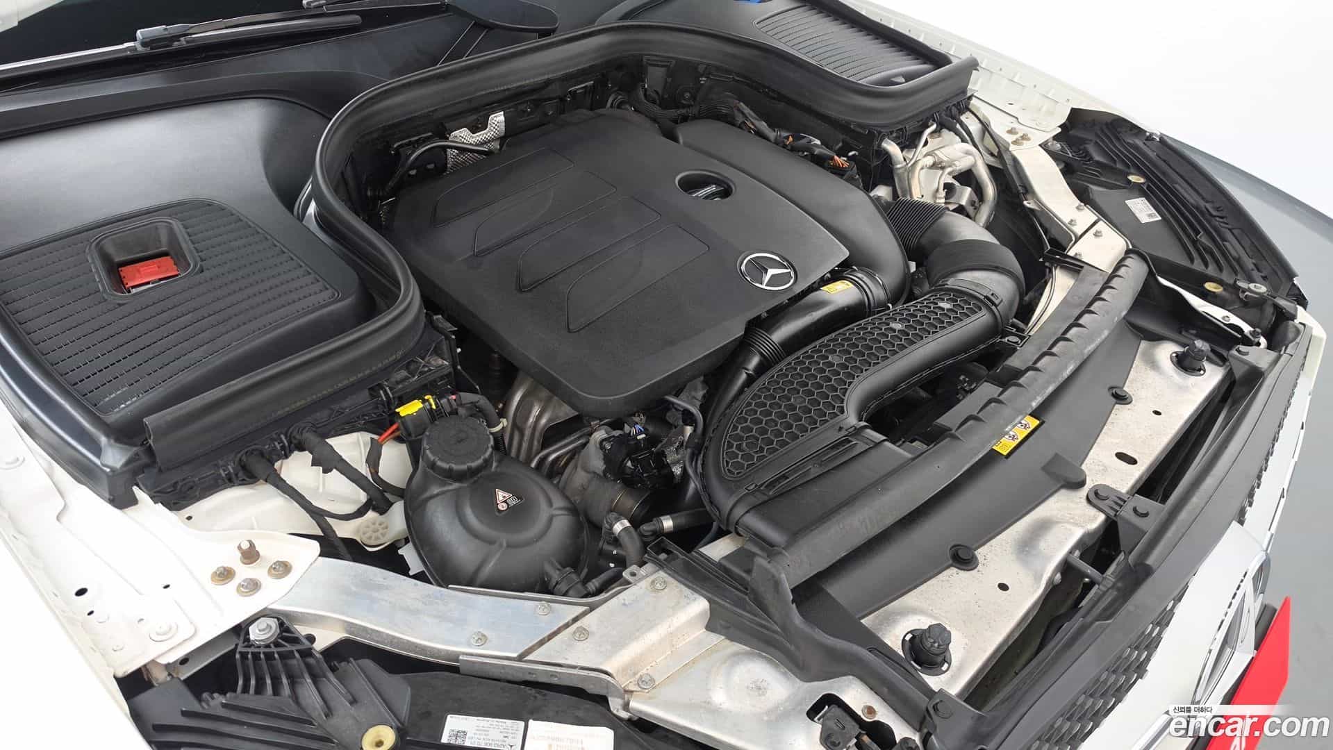 GLC-Class Mercedes-Benz 2020.1-OUTER-006