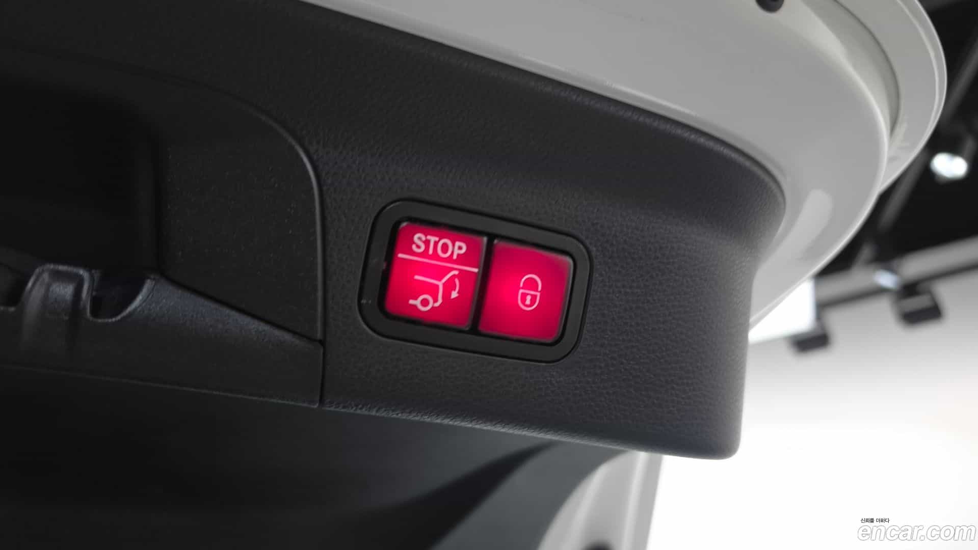 GLC-Class Mercedes-Benz 2020.1-OPTION-022