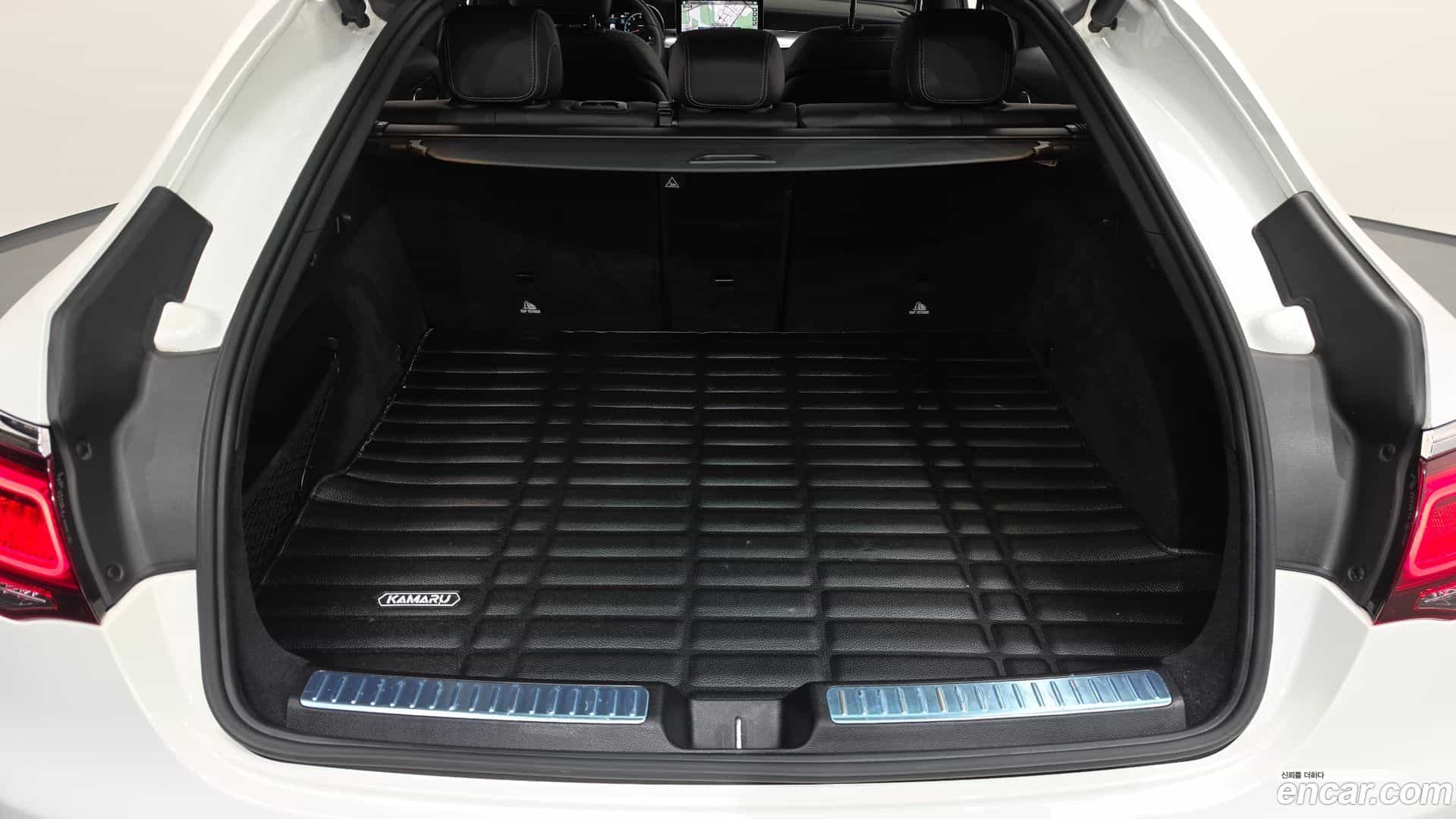 GLC-Class Mercedes-Benz 2020.1-OPTION-023