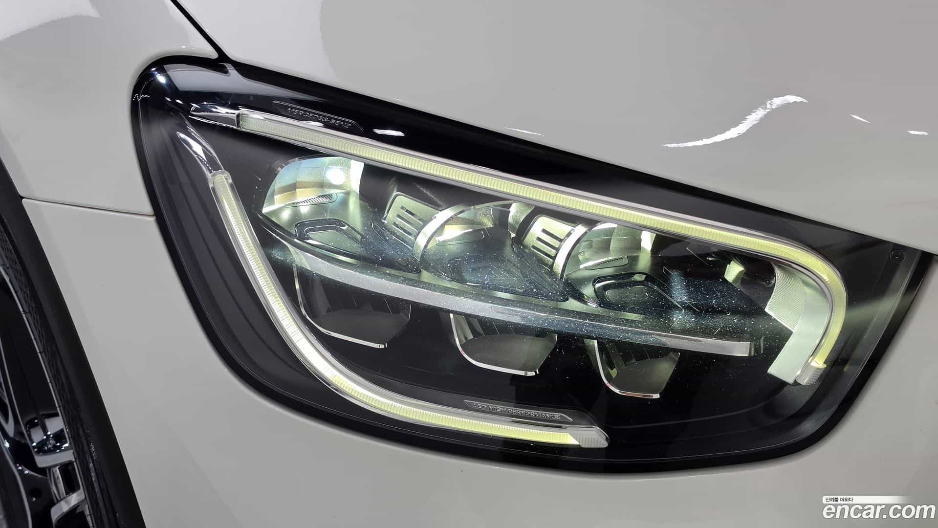 GLC-Class Mercedes-Benz 2020.1-OUTER-032
