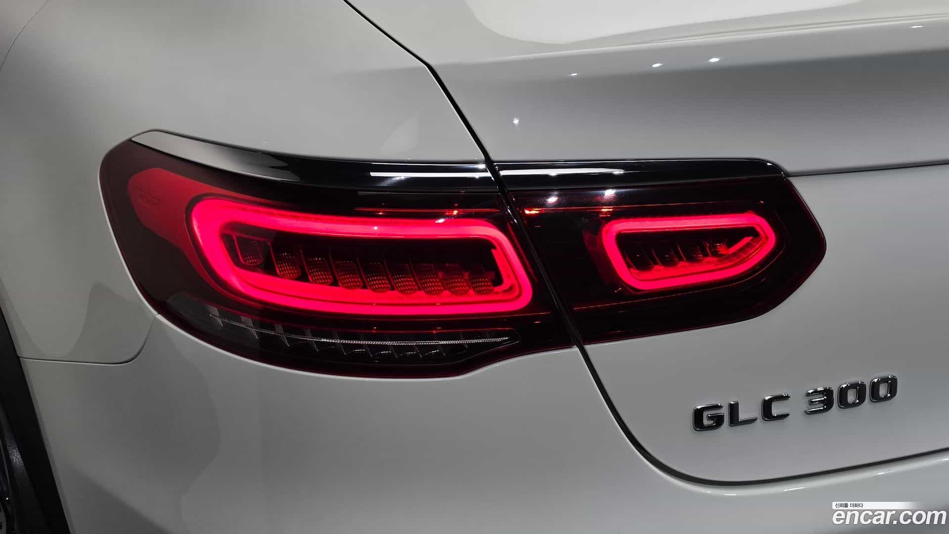 GLC-Class Mercedes-Benz 2020.1-OUTER-033