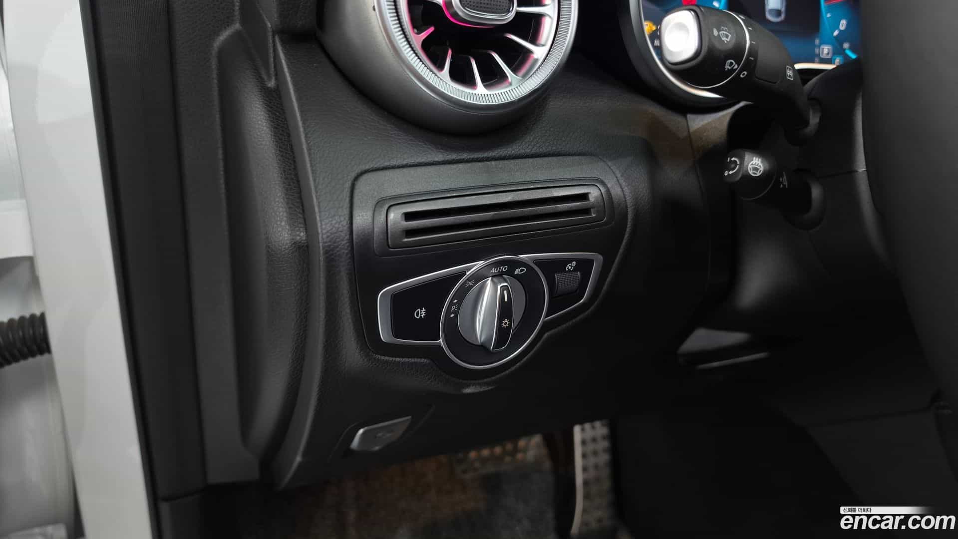 GLC-Class Mercedes-Benz 2020.1-OPTION-041