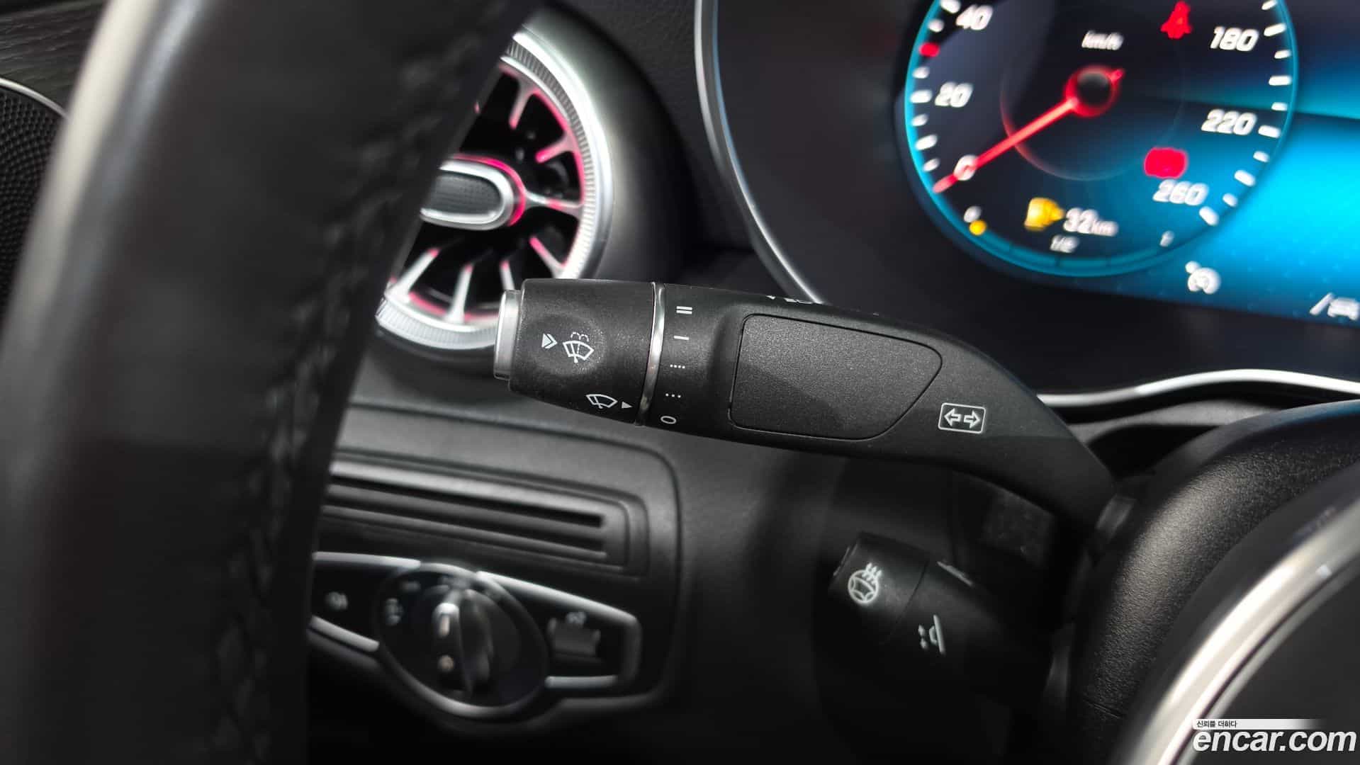 GLC-Class Mercedes-Benz 2020.1-OPTION-042