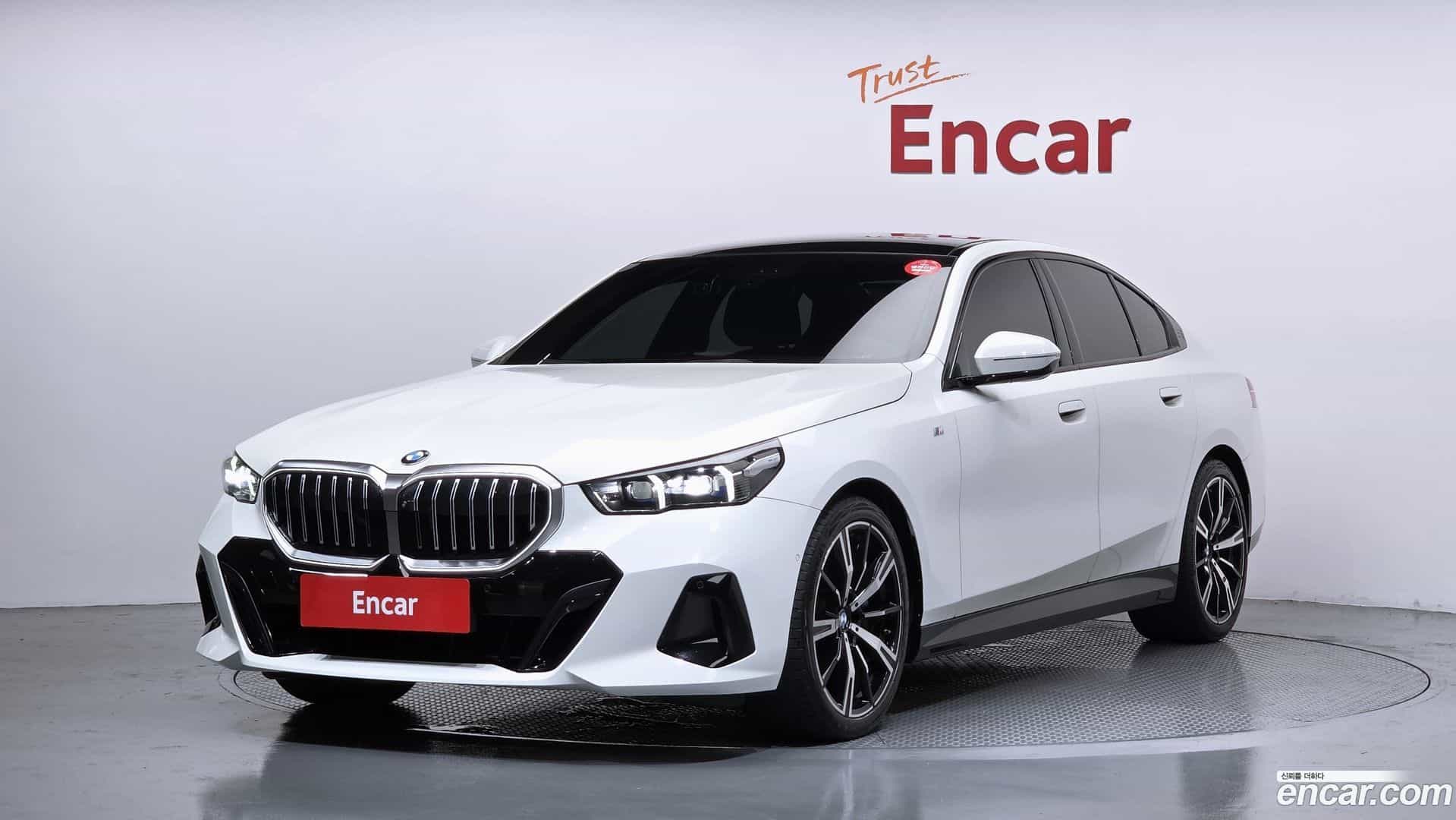 5-Series BMW 2023.9-OUTER-001