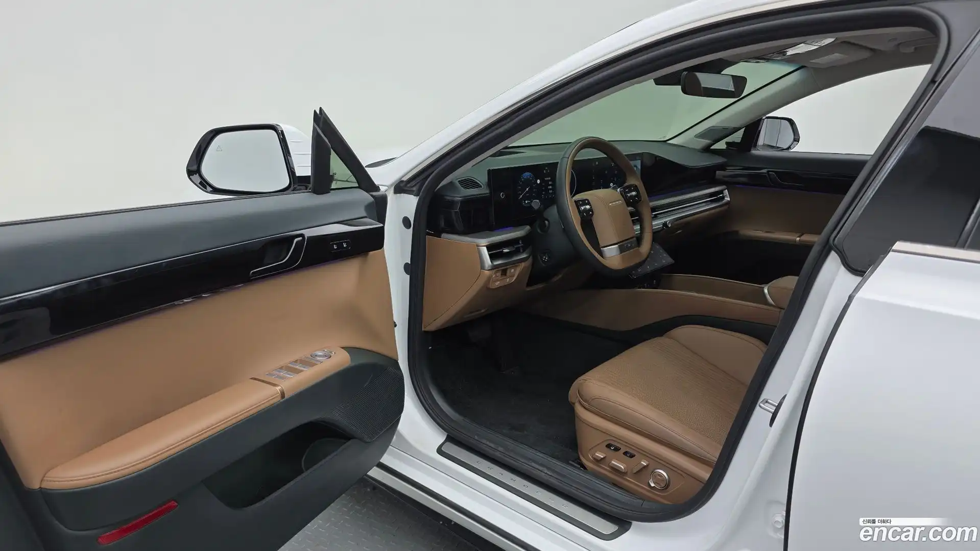 Grandeur Hyundai 2023.9-INNER-010