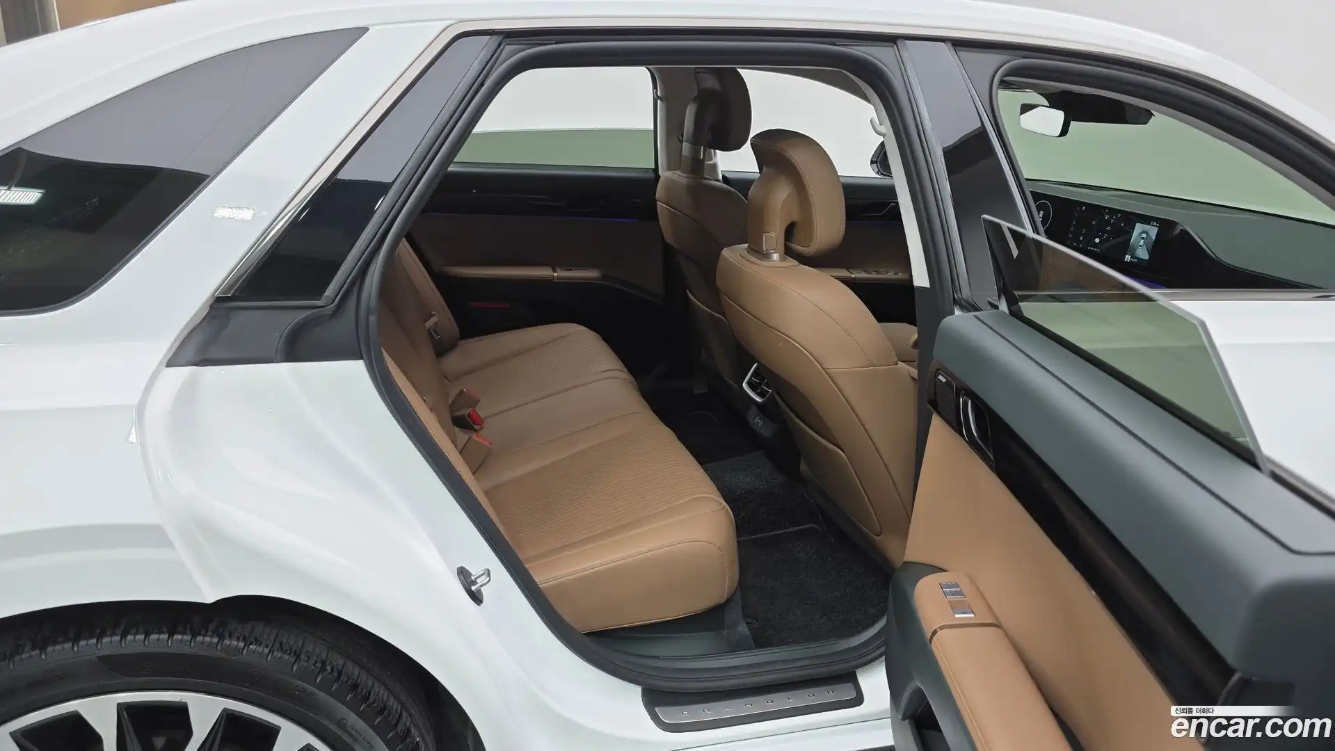 Grandeur Hyundai 2023.9-OPTION-015