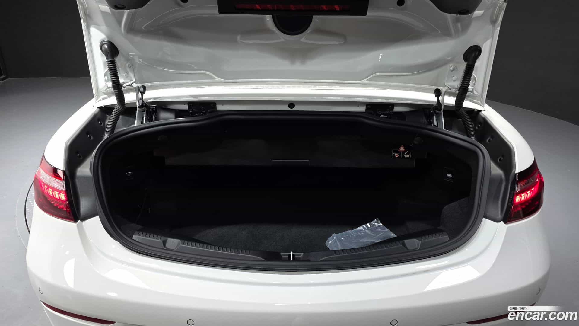 E-Class Mercedes-Benz 2021.2-OPTION-024