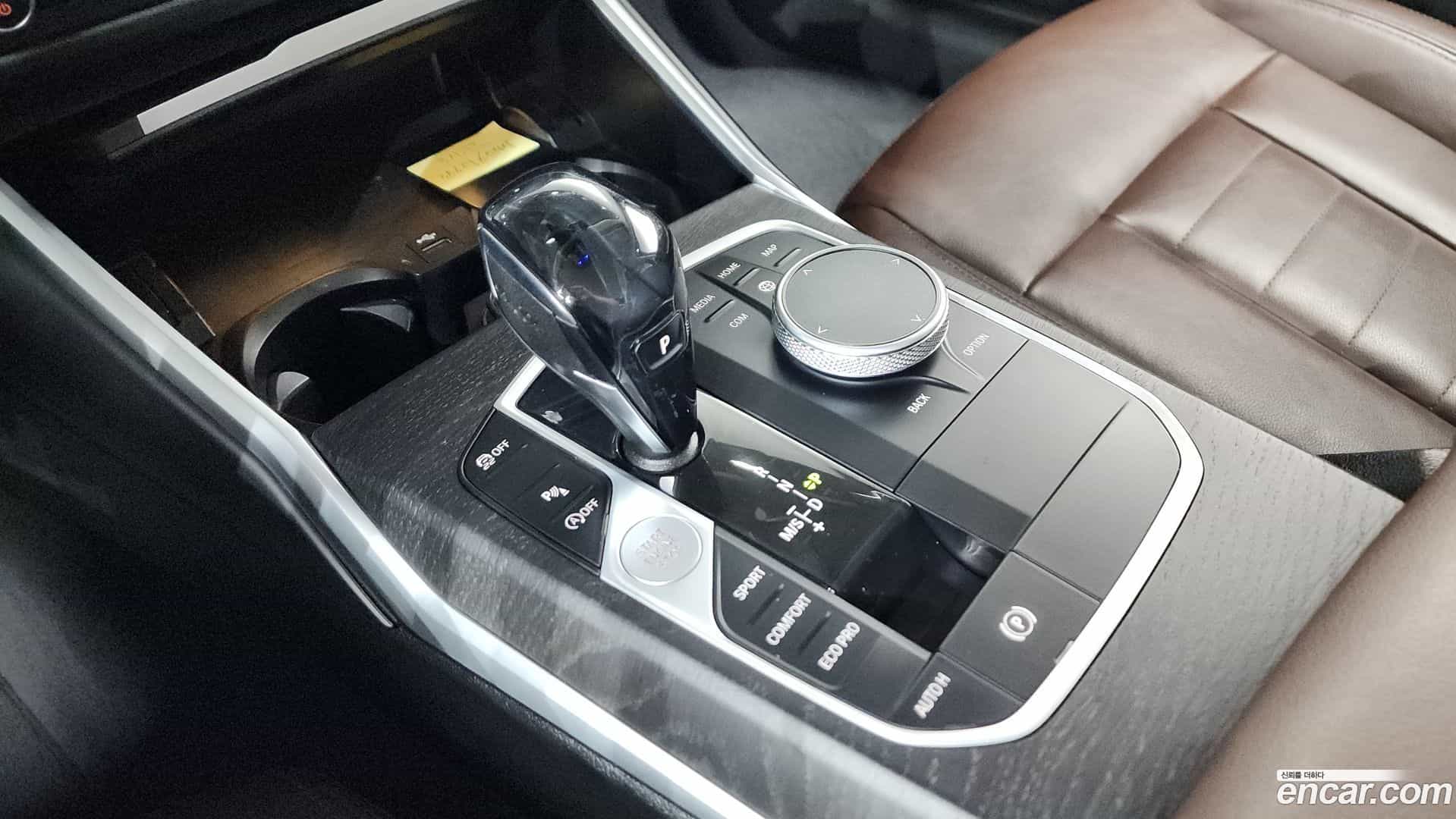 3-Series BMW 2020.10-INNER-009