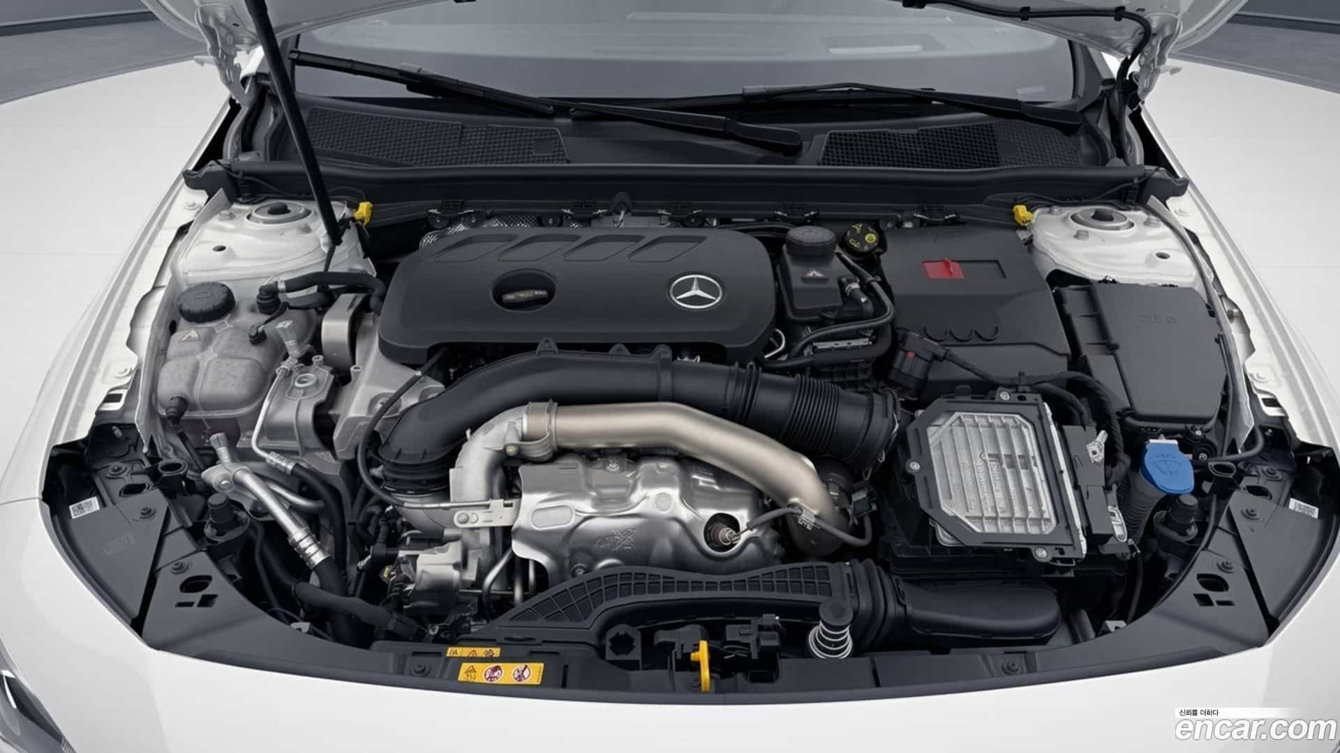 CLA-Class Mercedes-Benz 2025.4-OUTER-006