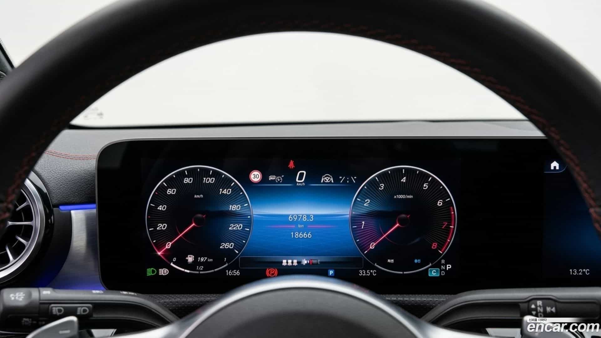 CLA-Class Mercedes-Benz 2025.4-INNER-008