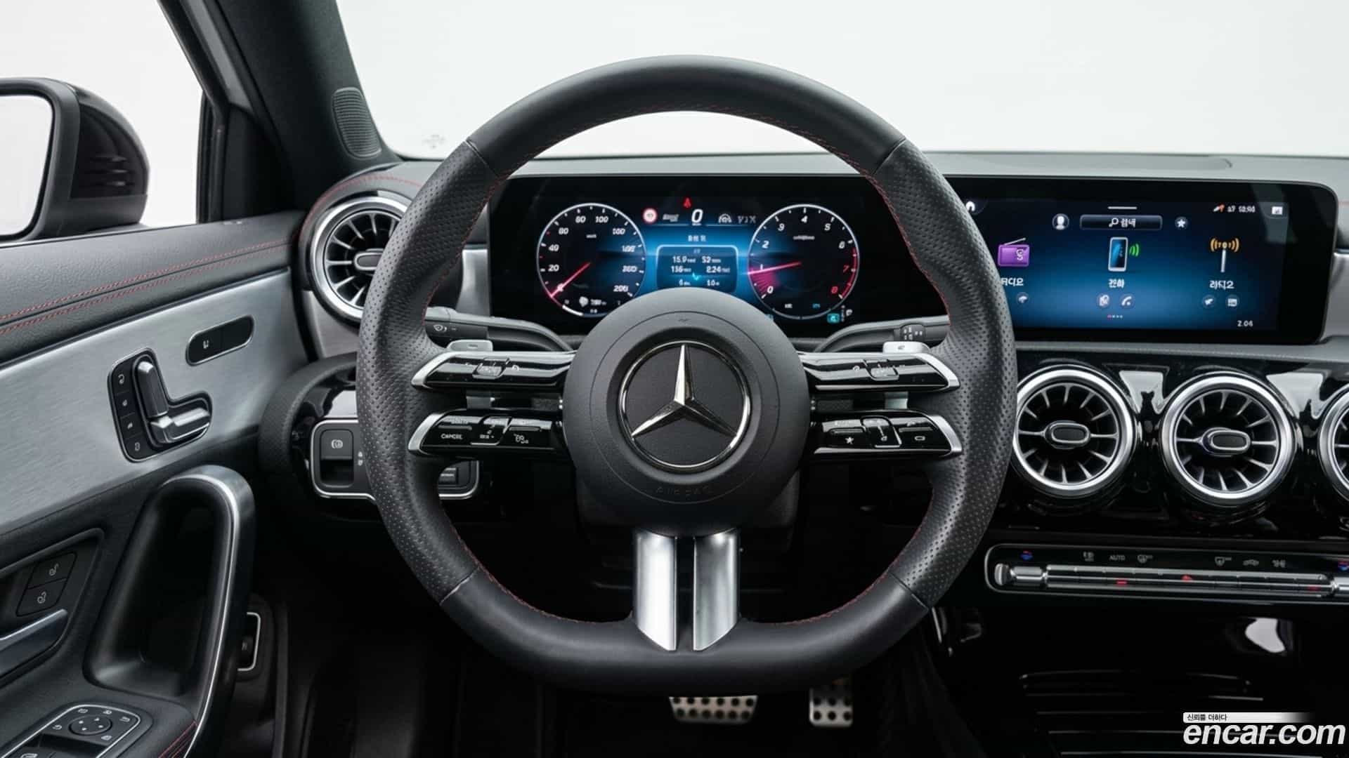 CLA-Class Mercedes-Benz 2025.4-OPTION-015