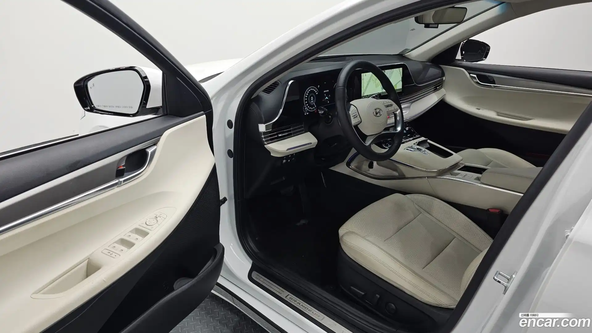 Grandeur Hyundai 2021.11-INNER-010