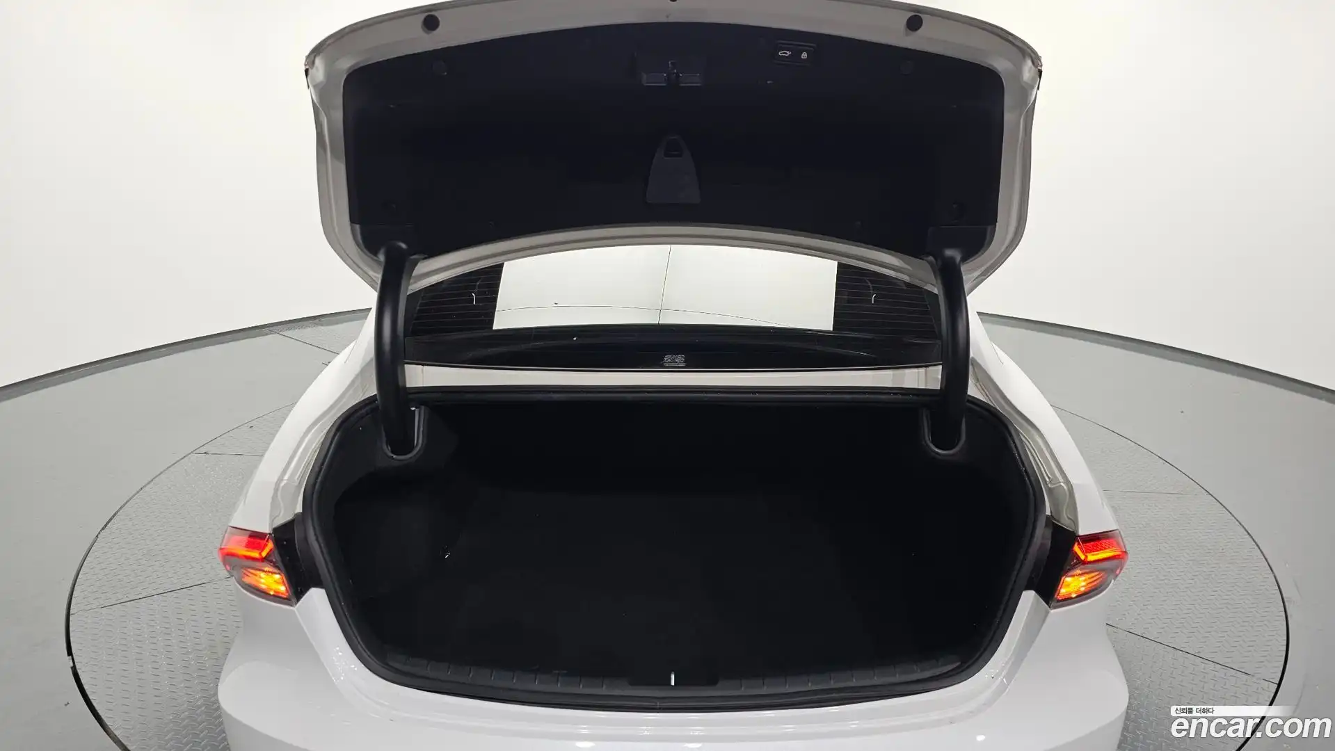 Grandeur Hyundai 2021.11-OPTION-024